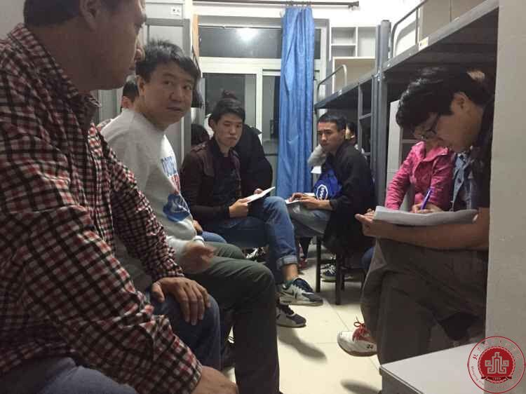 全体辅导员赴新校区召开工作会议