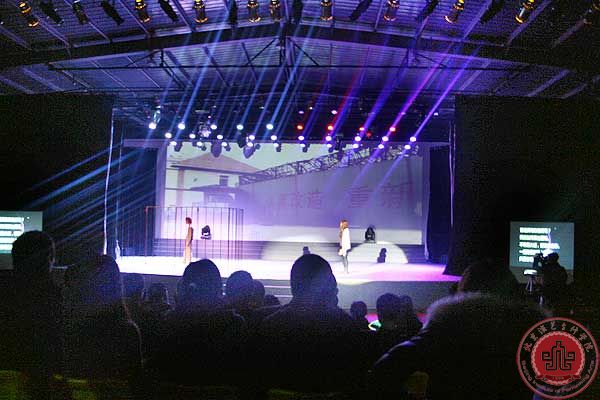 全院师生新年前夕共聚一堂 观看原创音乐剧《K歌之后》 全院师生新年前夕共聚一堂 观看原创音乐剧《K歌之后》