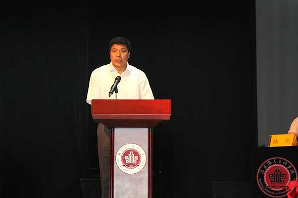 我院2013-2014学年开学典礼暨教师节庆祝大会隆重举行