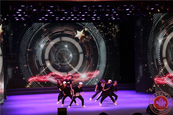 我院舞蹈系国标舞、流行舞汇报演出在北演剧场隆重举行