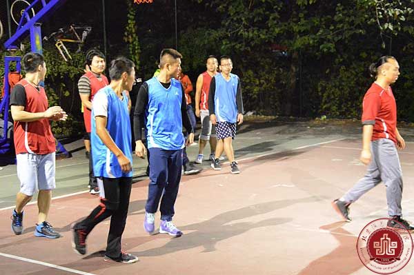 营造文明活泼的校园氛围 增进师生之间的情感交流