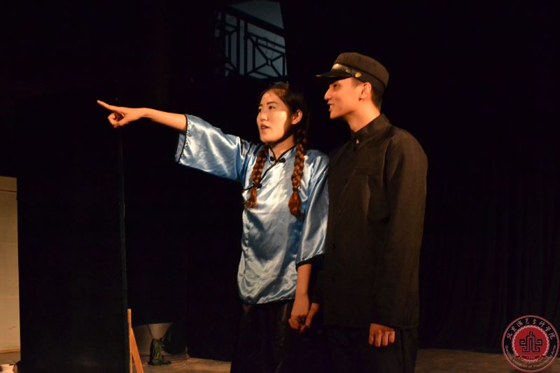 表演系14级“虎狼”2班汇报演出圆满结束