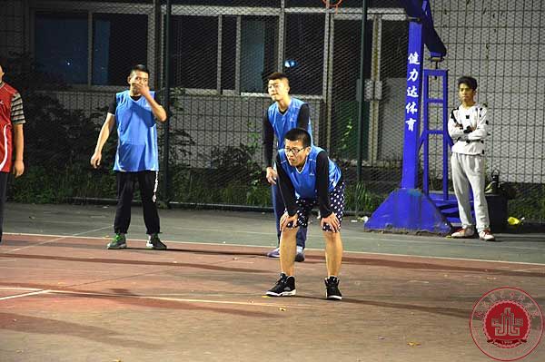 营造文明活泼的校园氛围 增进师生之间的情感交流