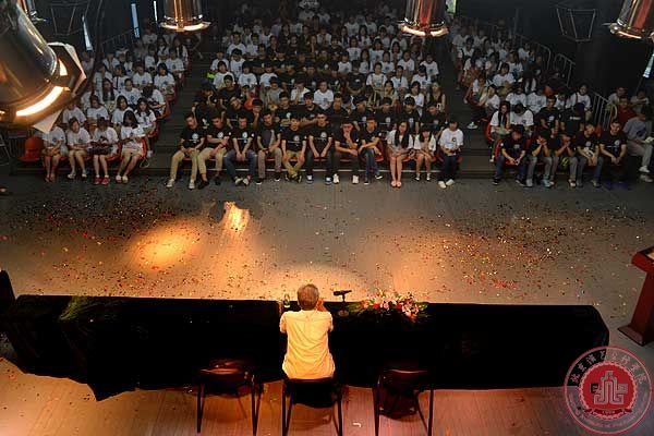 【夏令营第三期】梁伯龙老师讲座