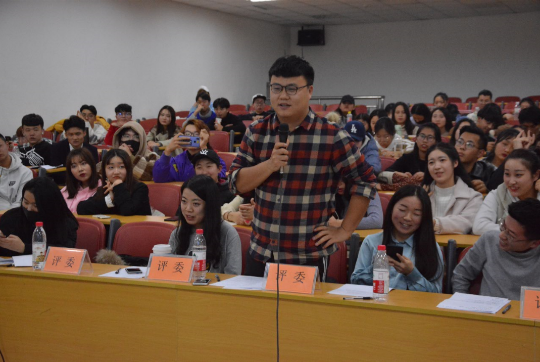 我院播音主持系“18级辩论赛初赛”成功举办 我院播音主持系“18级辩论赛初赛”成功举办