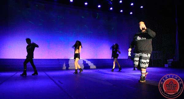 中韩青年艺术交流晚会完美落幕 中韩青年艺术交流晚会完美落幕