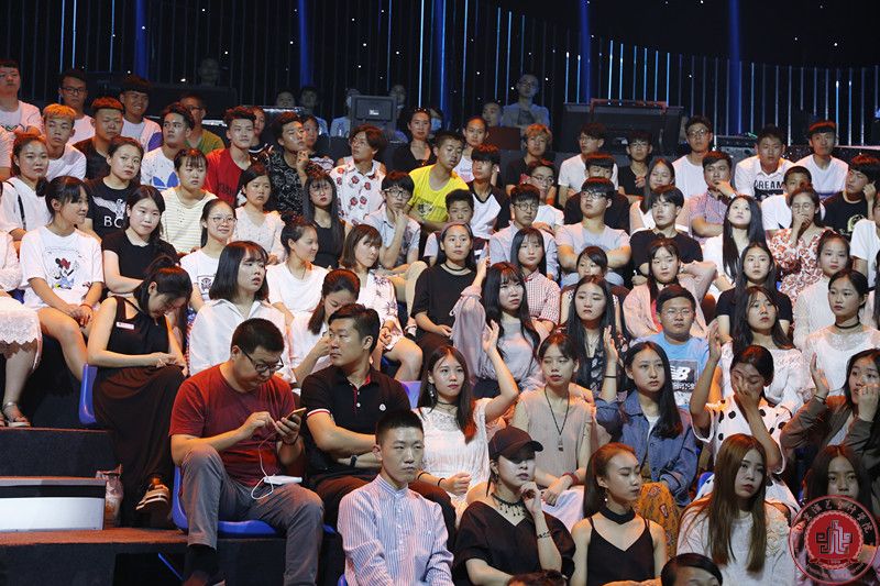 第十三届玩艺夏夏令营快报:著名导演尤小刚作客名家讲堂 第十三届玩艺夏夏令营快报:著名导演尤小刚作客名家讲堂