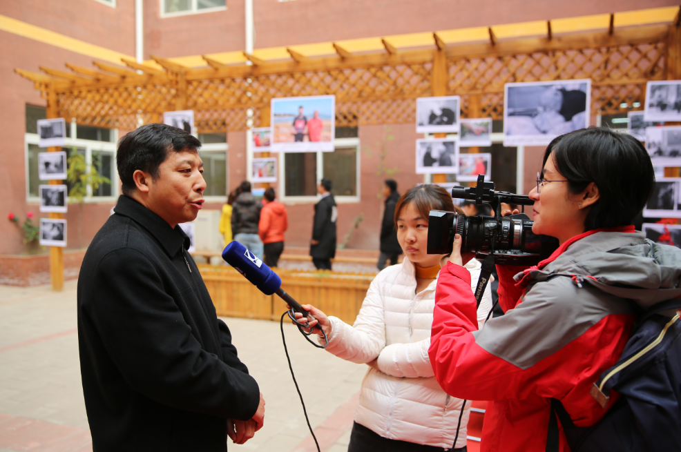 我院影视艺术系学生高广宣个人摄影展成功举办 我院影视艺术系学生高广宣个人摄影展成功举办