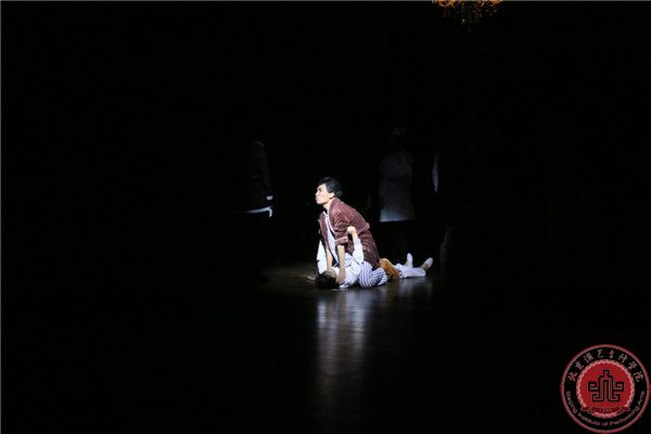 话剧《物理学家》在北演小剧场隆重上演