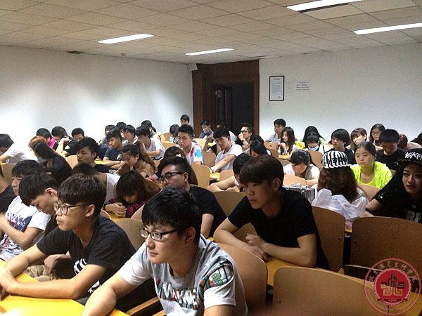 文管系召开本学年期末总结大会