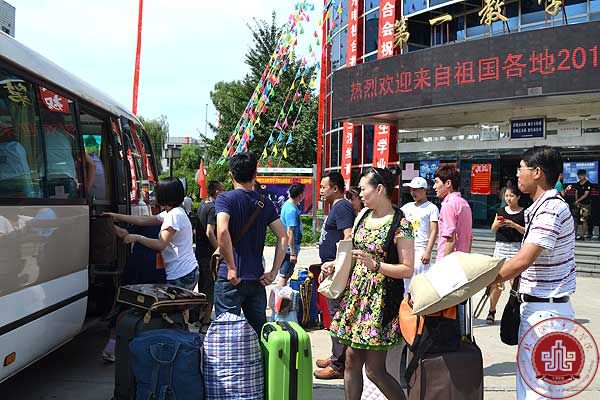 我院新生开始报到入学