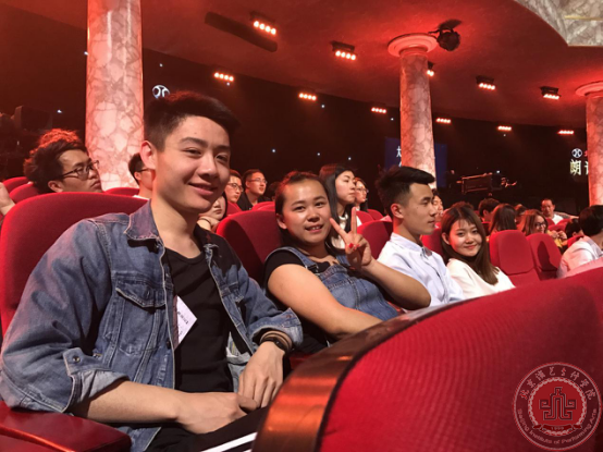 我院学生参加央视大型文化情感类节目《朗读者》现场录制