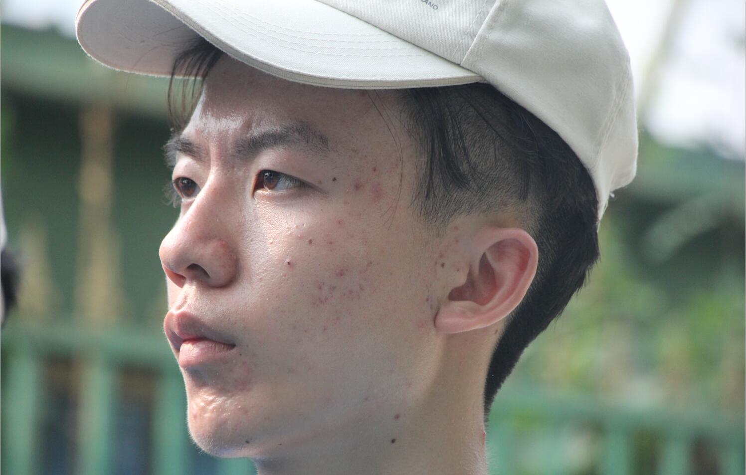 北京演艺专修学院新生军训,汗水流淌头不晃 北京演艺专修学院新生军训,汗水流淌头不晃