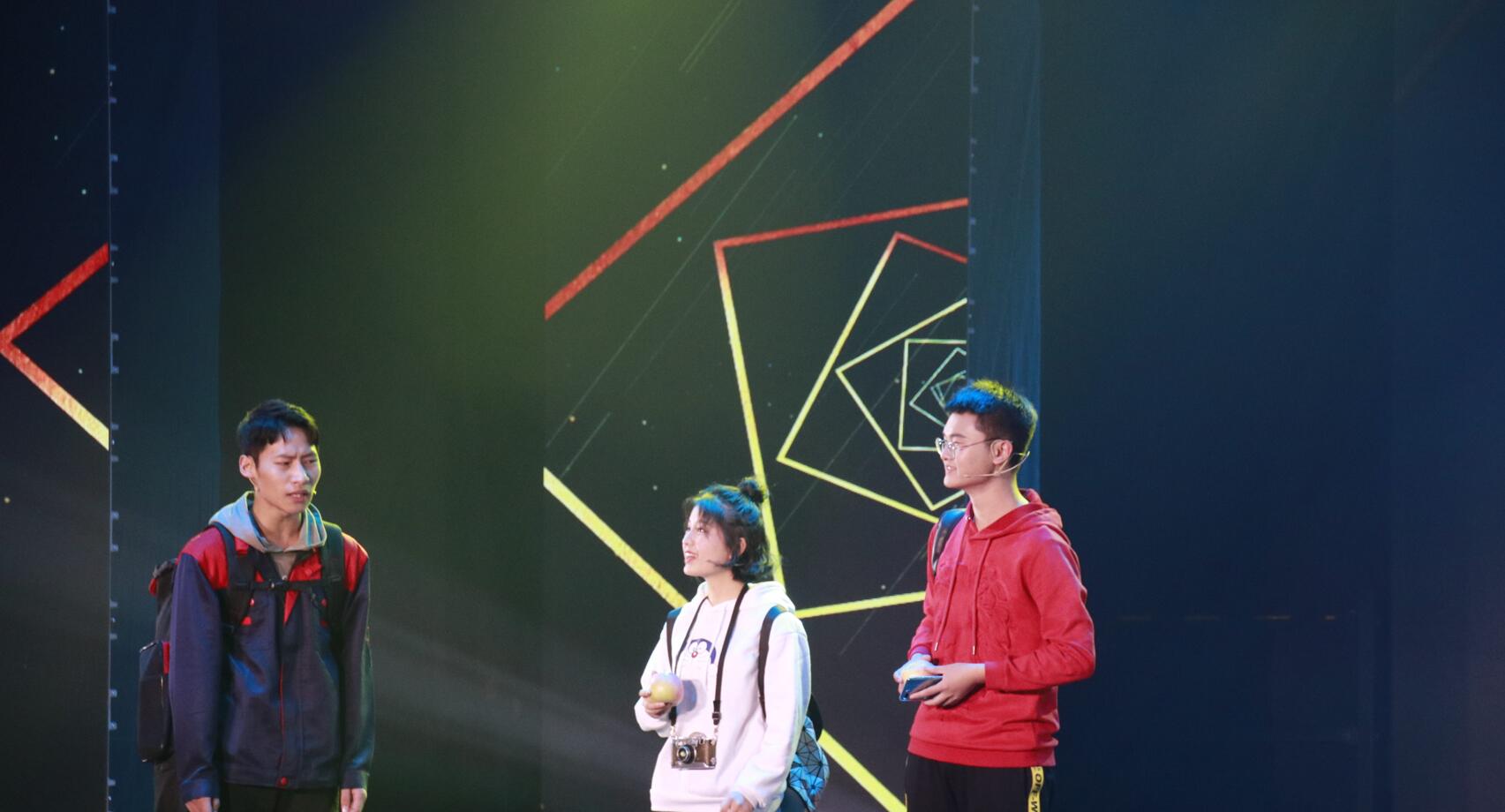 我院播音主持系学生参加昌平区“《苹果红了》音乐舞蹈诗 我院播音主持系学生参加昌平区“《苹果红了》音乐舞蹈诗