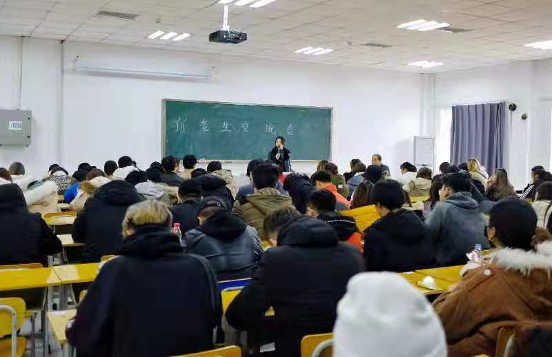我院影视艺术系举办新老生交流学习会 我院影视艺术系举办新老生交流学习会