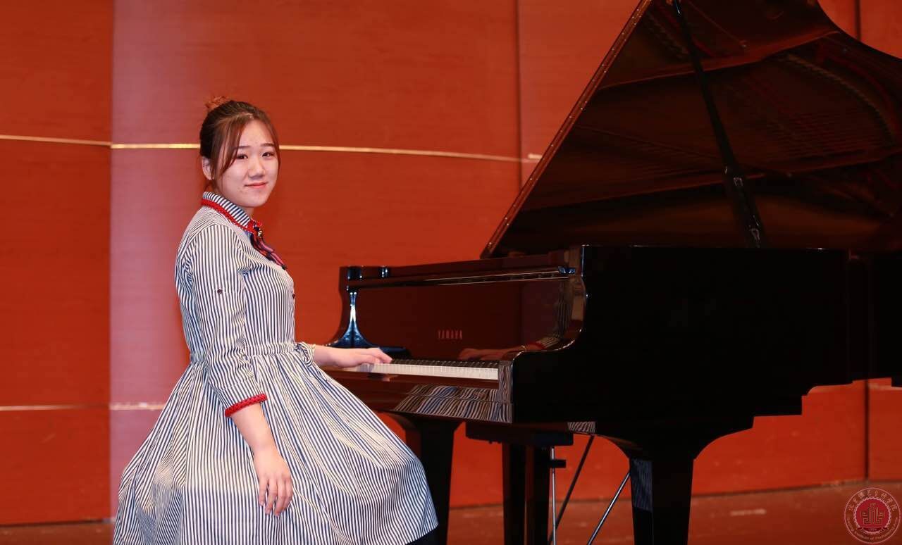我院学子叶梦珊参加2016国际钢琴盛典选拔赛获奖 我院学子叶梦珊参加2016国际钢琴盛典选拔赛获奖