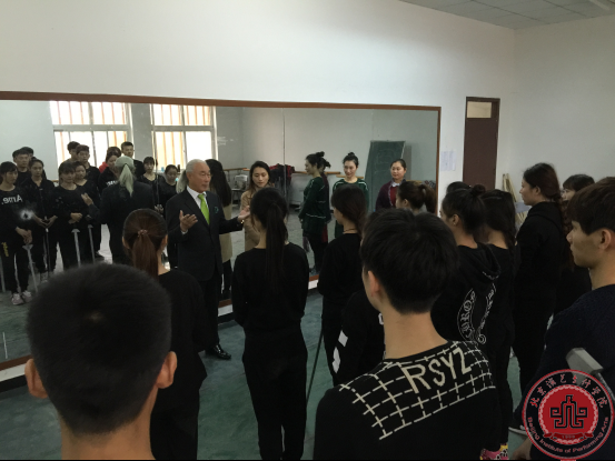 韩国武术明星王虎来我院参观交流 韩国武术明星王虎来我院参观交流