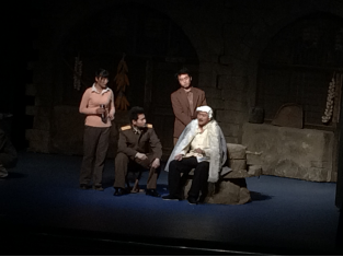 毕业大戏《黄土谣》第四场，观众热情依然不减