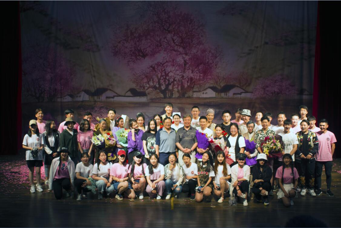 “玩艺夏”夏令营之三|勇登长城、欣赏经典话剧篇