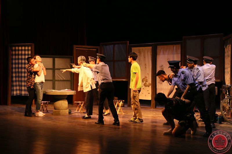 表演系14级毕业大戏《边缘》隆重上演