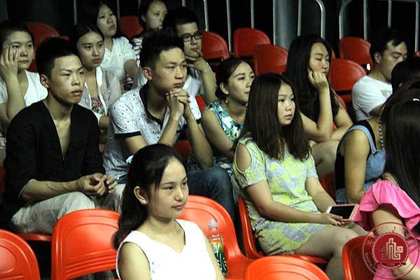 播音主持系“星期五系列讲座”第三讲开讲了！