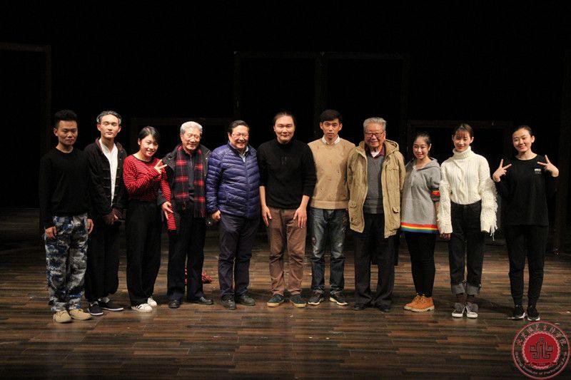 我院14级毕业大戏《边缘》在实验剧场演出圆满成功 我院14级毕业大戏《边缘》在实验剧场演出圆满成功