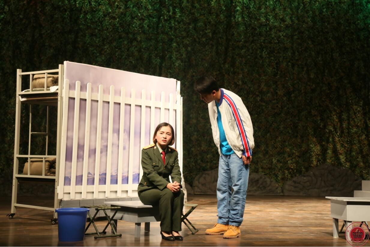 毕业大戏《女兵连来了个男家属》在实验剧场精彩上演 毕业大戏《女兵连来了个男家属》在实验剧场精彩上演