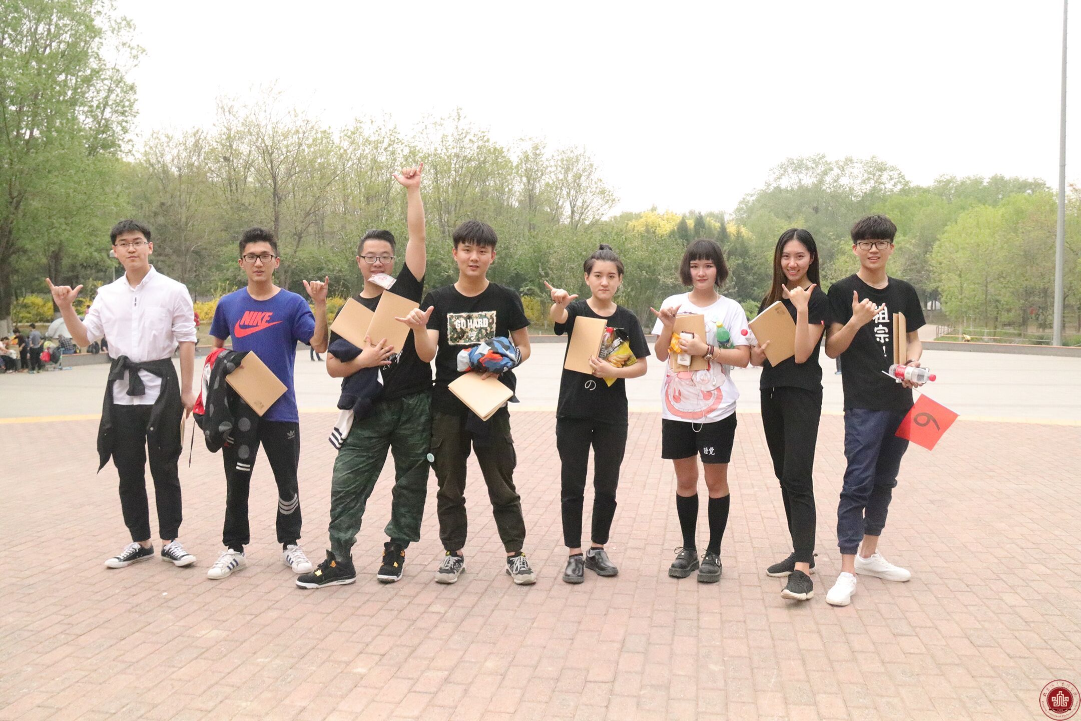 我院学生参加北京中医药大学组织的高校联谊定向越野活动 我院学生参加北京中医药大学组织的高校联谊定向越野活动