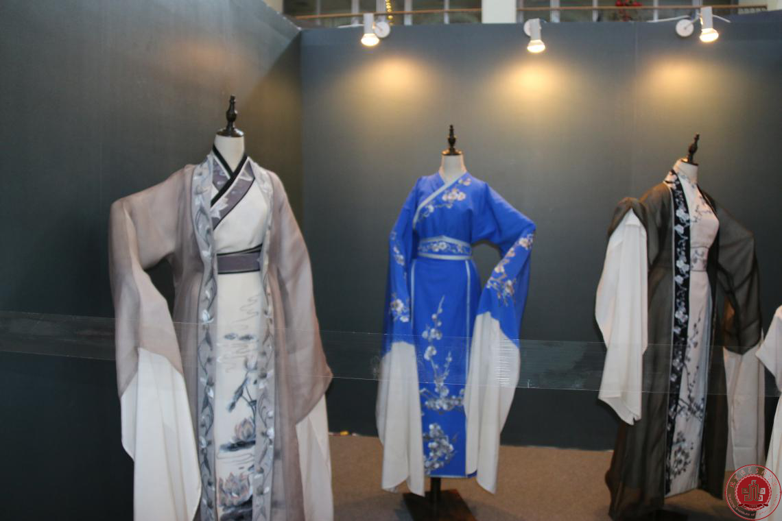 艺术设计系参观中国第三届舞台美术展 艺术设计系参观中国第三届舞台美术展