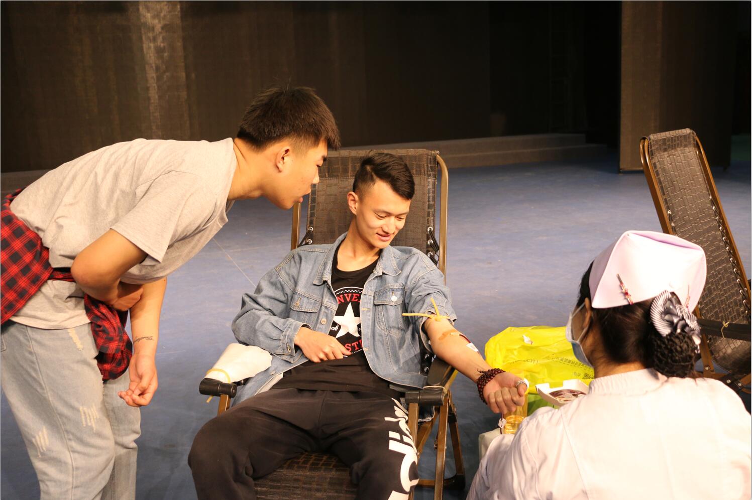 北演师生积极参加无偿献血 滴滴热血传递社会正能量