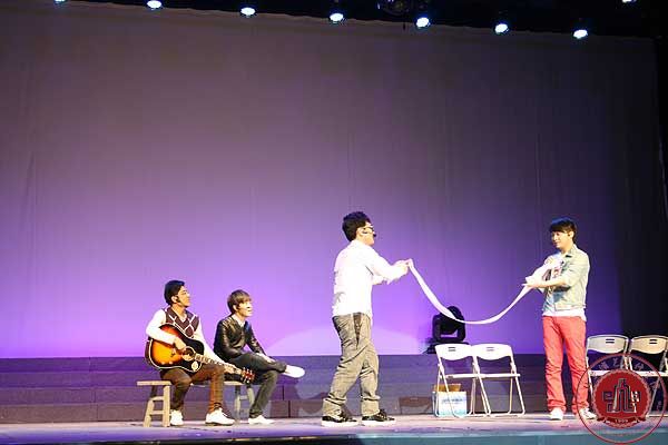 播音主持系《请记得最初真心》主题演出会在演艺中心举行