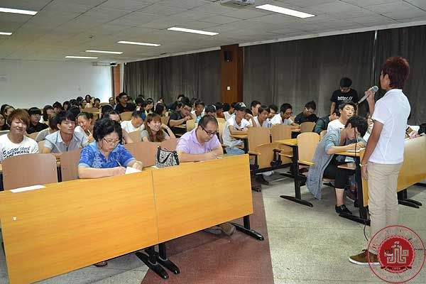 文化产业管理系举行学生干部竞选大会