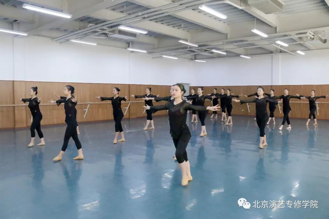 回归母校 重装上阵 回归母校 重装上阵