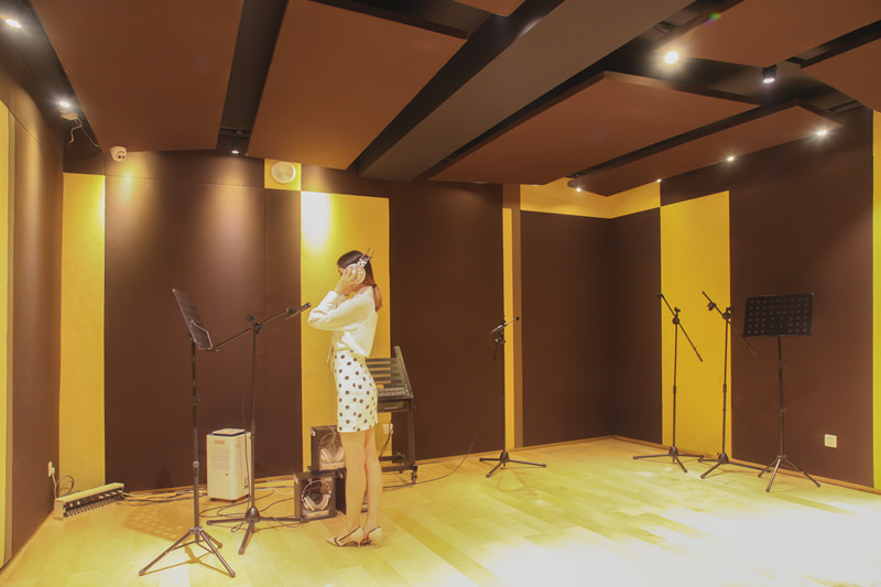 北演流行音乐学院 特色教学 打造明日之星! 北演流行音乐学院 特色教学 打造明日之星!