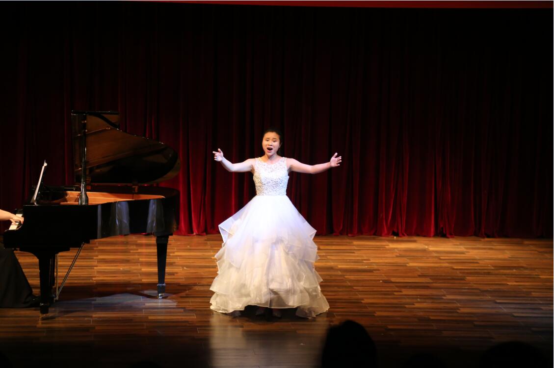 “追寻梦想，继续前行”主题毕业音乐会成功举办