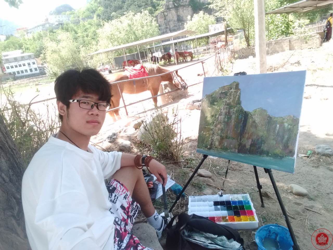 艺术设计系带领学生开展户外写生活动