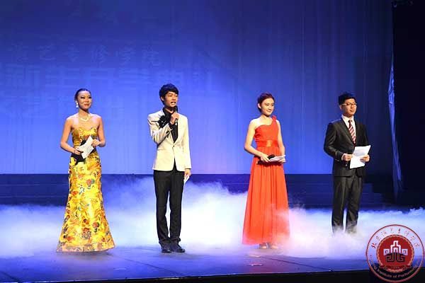 2014级迎新晚会成功举办