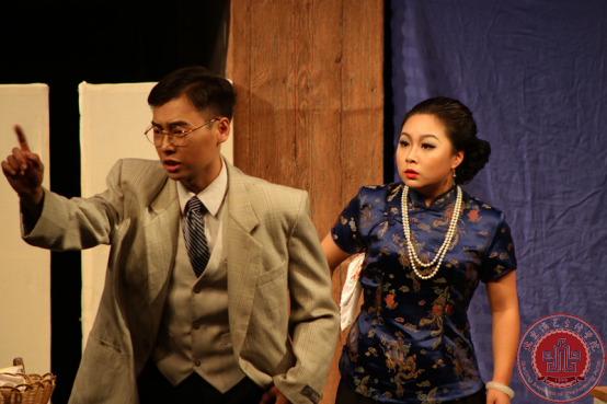 表演系毕业大戏《七十二家房客》首演圆满成功 表演系毕业大戏《七十二家房客》首演圆满成功