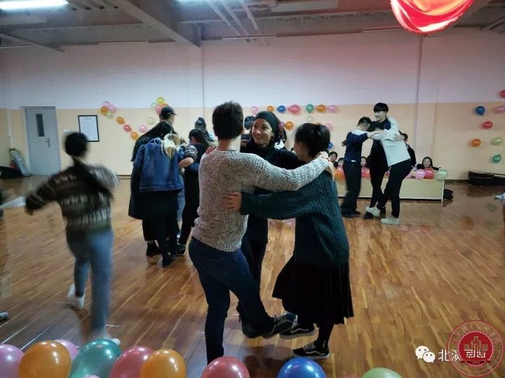 外教授课,精彩纷呈 外教授课,精彩纷呈