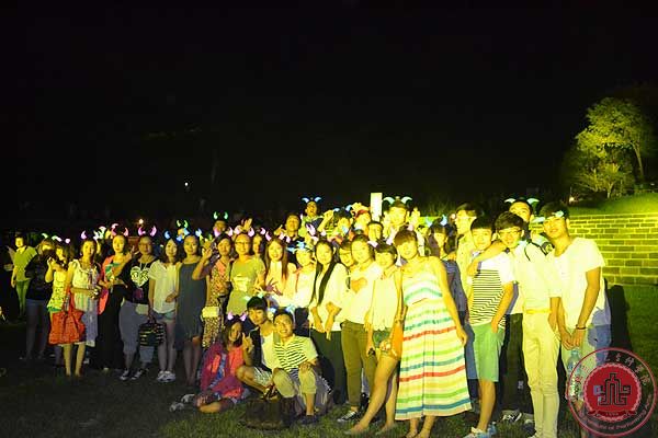 我院2013级新生应邀参加“长城森林艺术节”