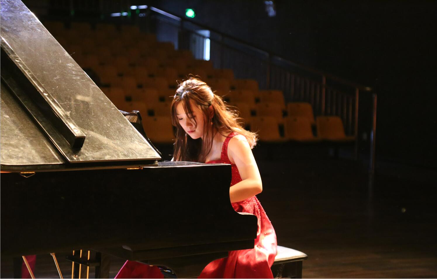 音乐系吕雪珍老师、赵凝馨老师钢琴班毕业音乐会圆满结束