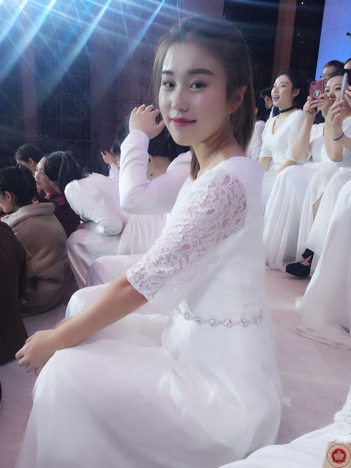 音乐系学生与李云迪、谭维维等14位明星同台演出