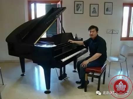 顶级钢琴家相约北京演艺专修学院,撩动琴键、巅峰对决! 顶级钢琴家相约北京演艺专修学院,撩动琴键、巅峰对决!