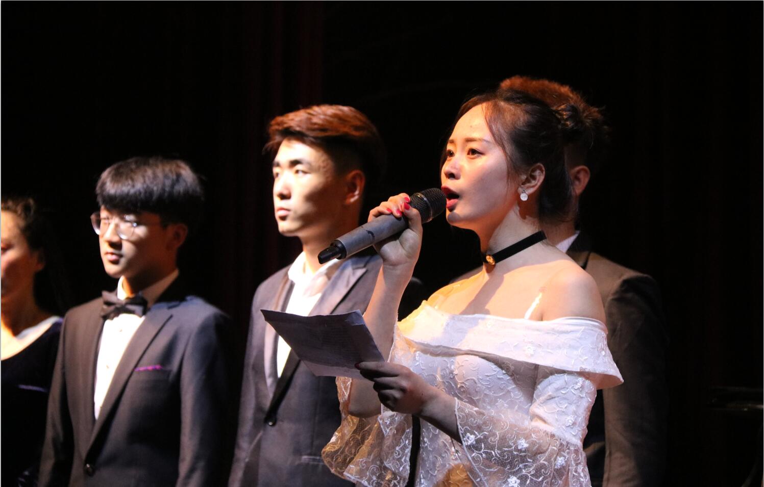 音乐系梁展初老师声乐班毕业音乐会成功举办 音乐系梁展初老师声乐班毕业音乐会成功举办