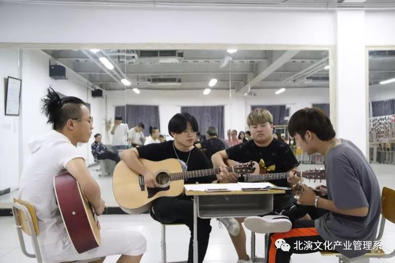 文化产业管理系为2018《映像青春》毕业生晚会进行联排 文化产业管理系为2018《映像青春》毕业生晚会进行联排