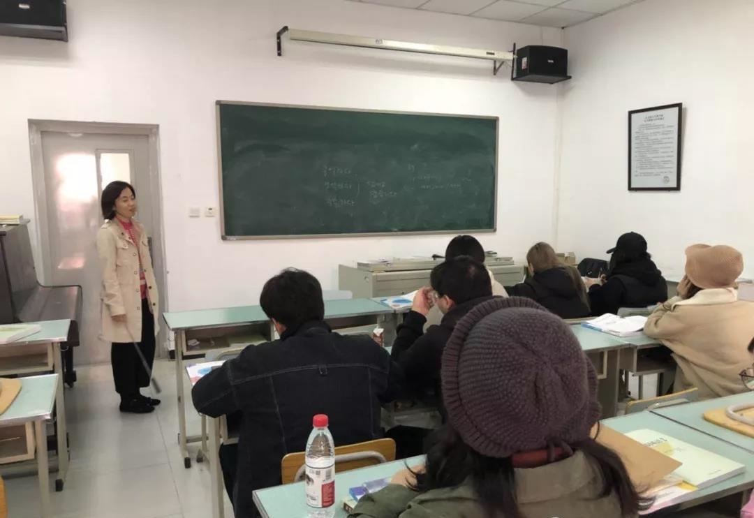 朝气蓬勃 不断进步 新学期 新目标 朝气蓬勃 不断进步 新学期 新目标