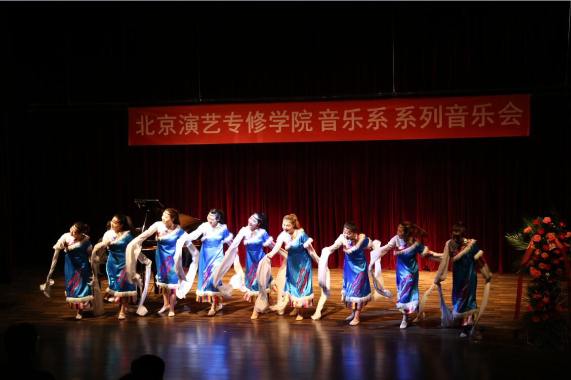 “追寻梦想，继续前行”主题毕业音乐会成功举办