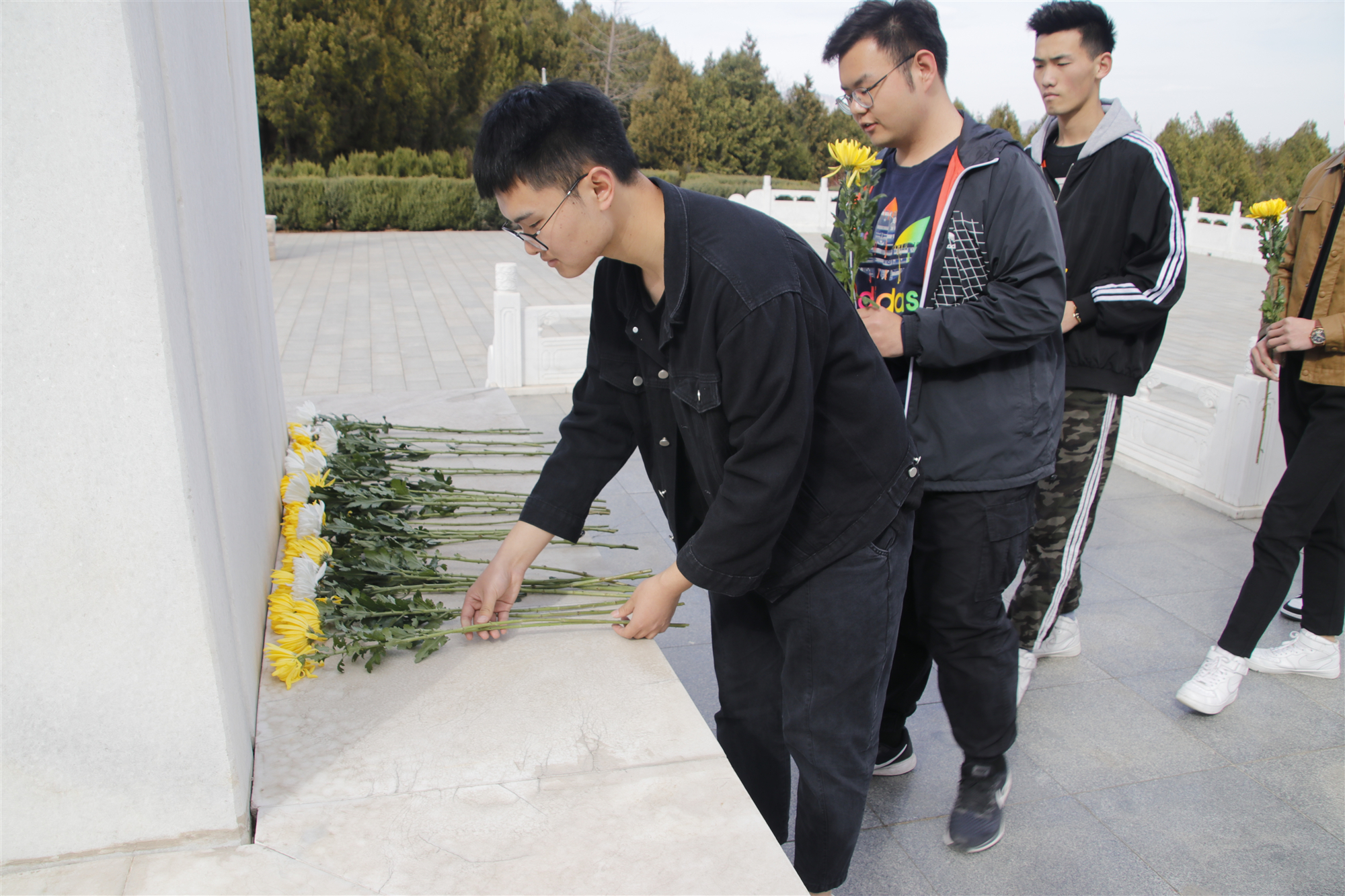 团日活动|缅怀革命先烈弘扬革命精神