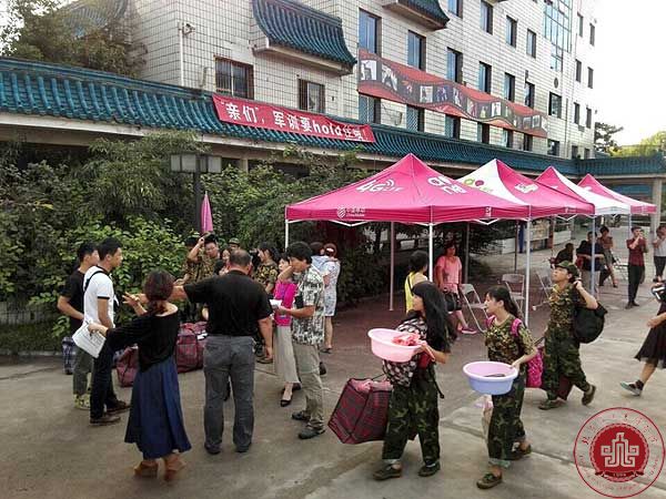 北京演艺专修学院喜迎新生报到