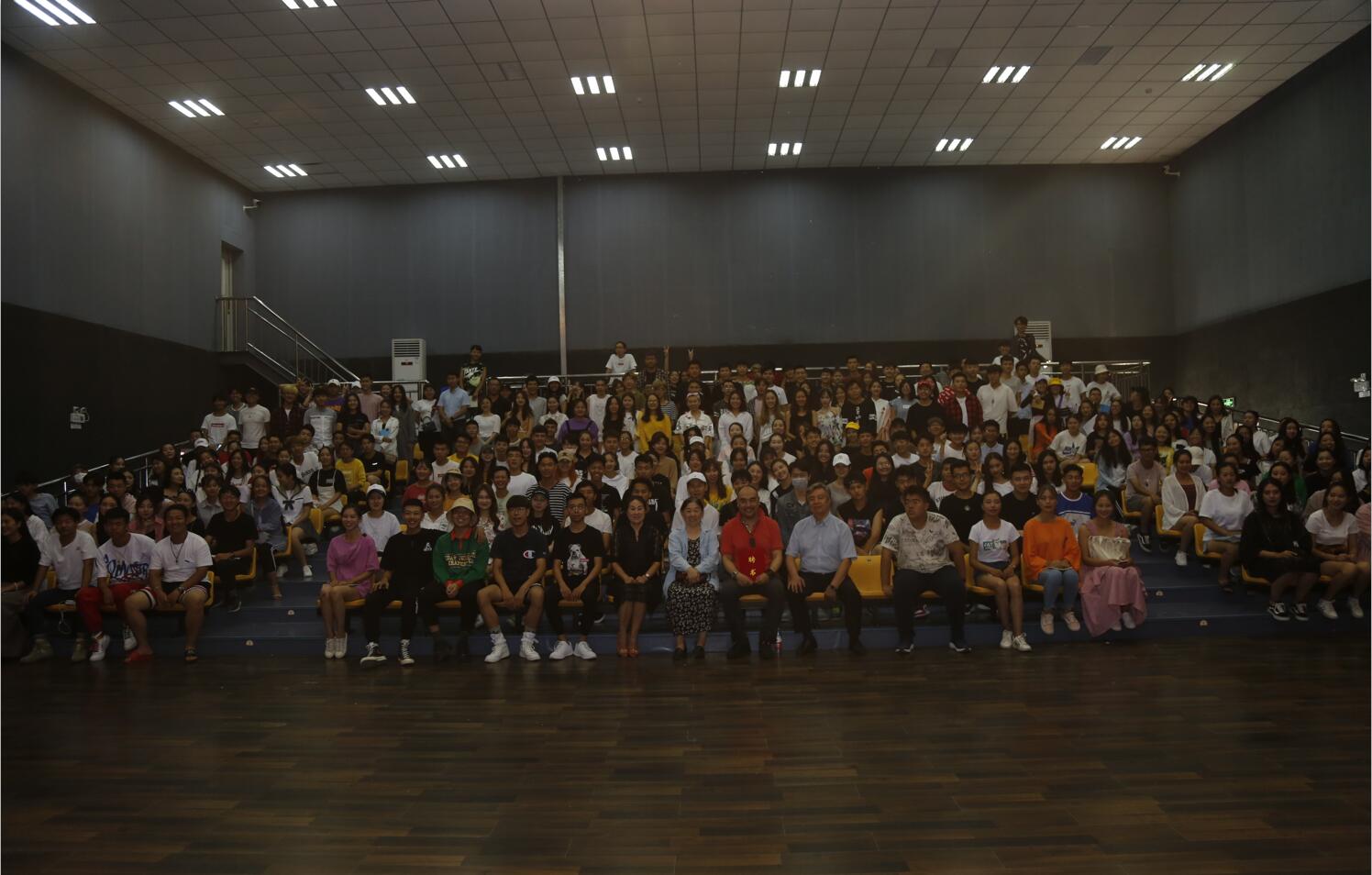 国家一级演员臧金生做客北京演艺专修学院名人讲堂 国家一级演员臧金生做客北京演艺专修学院名人讲堂